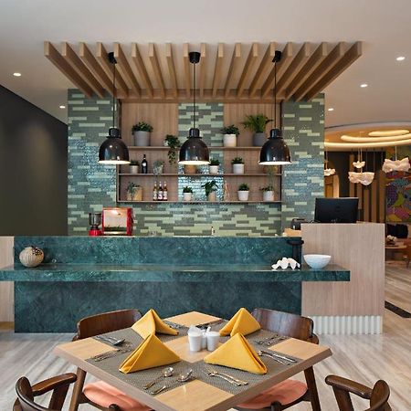 Maxonehotels At Kota Harapan Indah-Bekasi Eksteriør billede