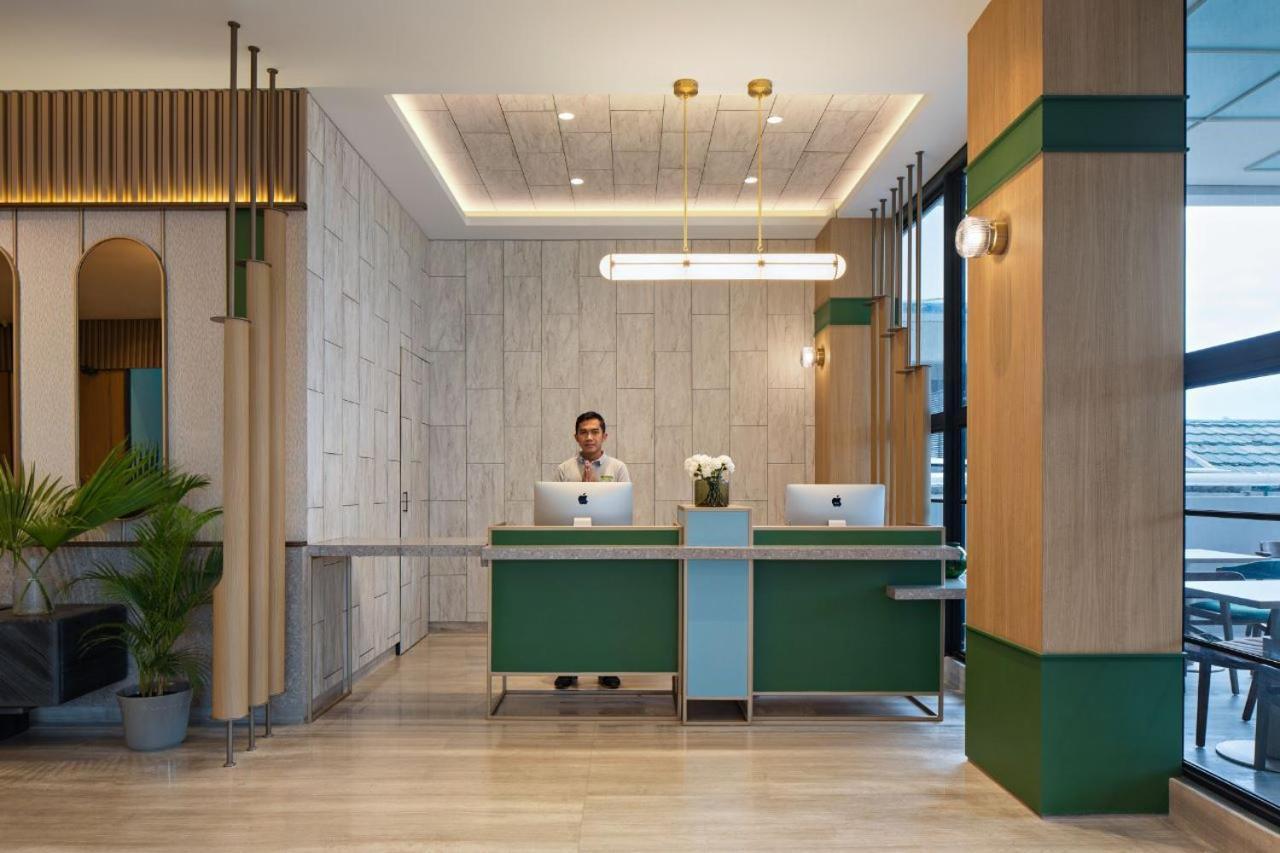 Maxonehotels At Kota Harapan Indah-Bekasi Eksteriør billede