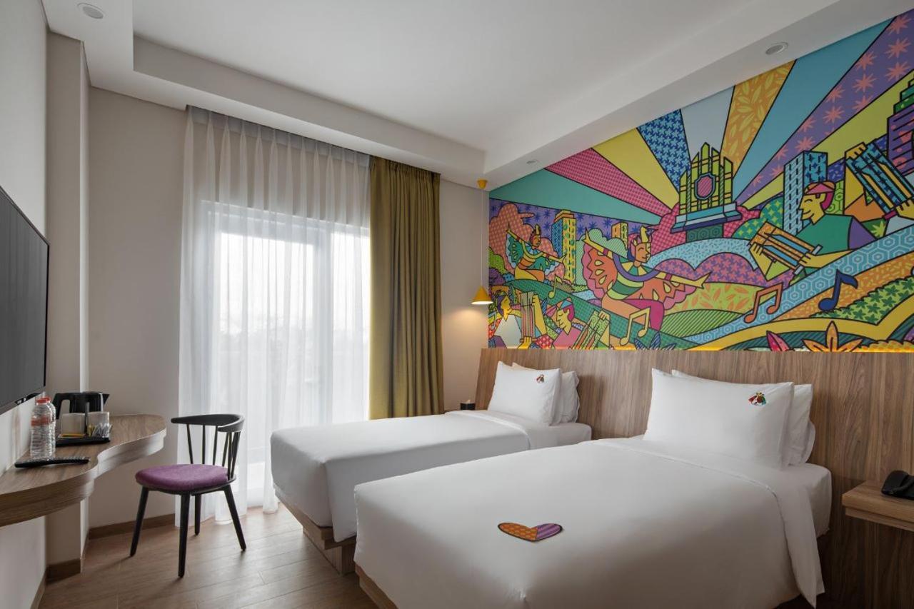 Maxonehotels At Kota Harapan Indah-Bekasi Eksteriør billede