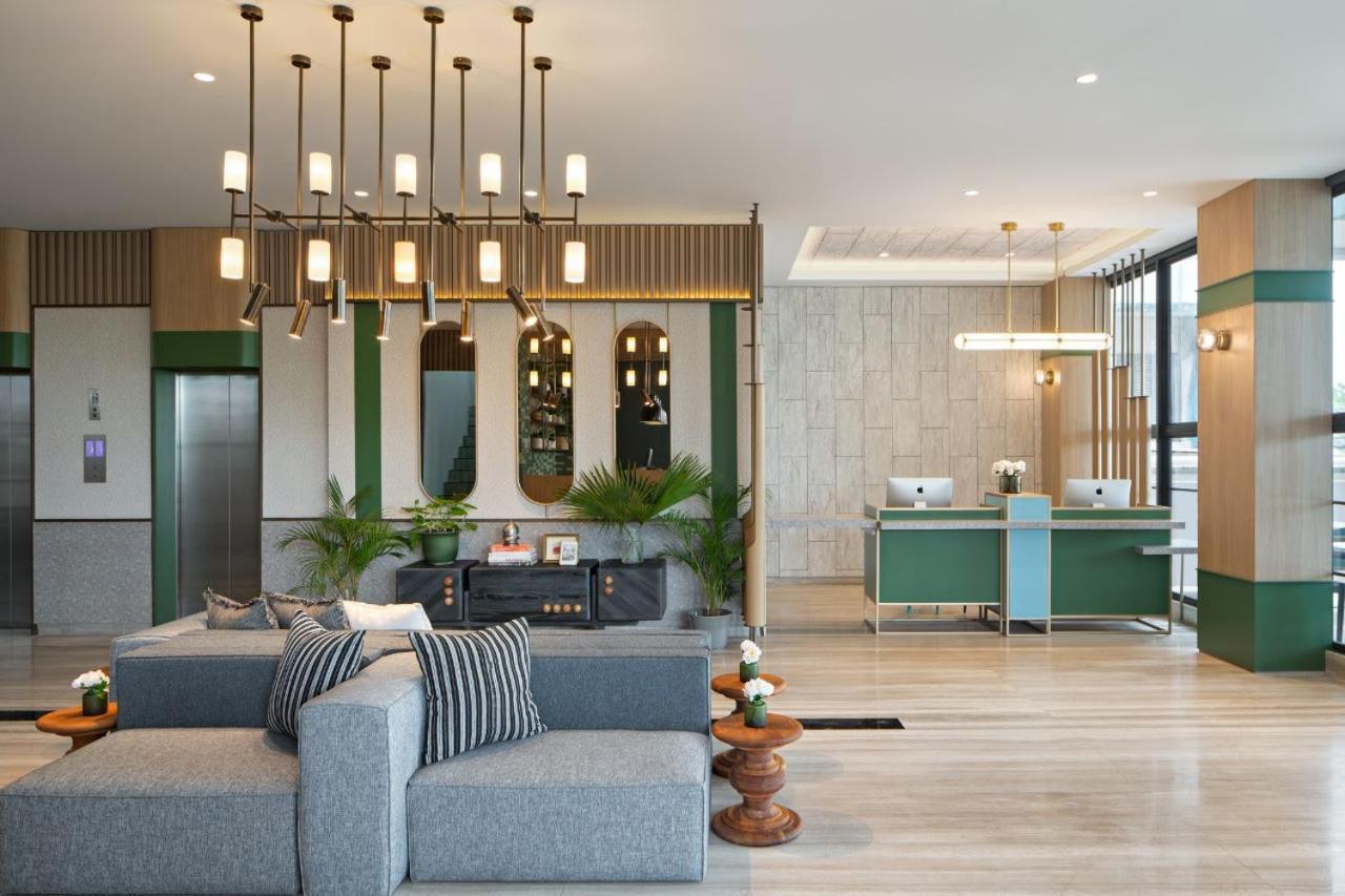 Maxonehotels At Kota Harapan Indah-Bekasi Eksteriør billede