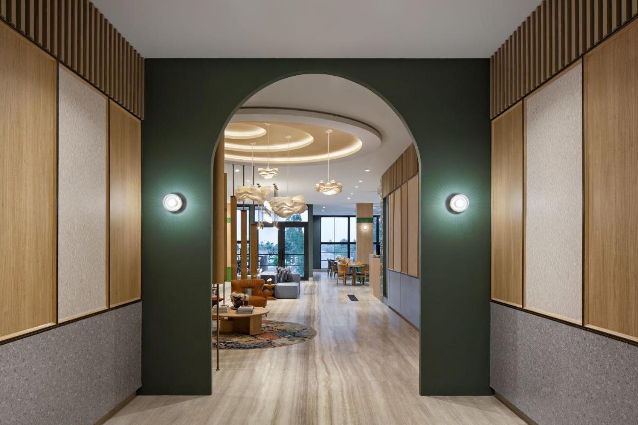 Maxonehotels At Kota Harapan Indah-Bekasi Eksteriør billede